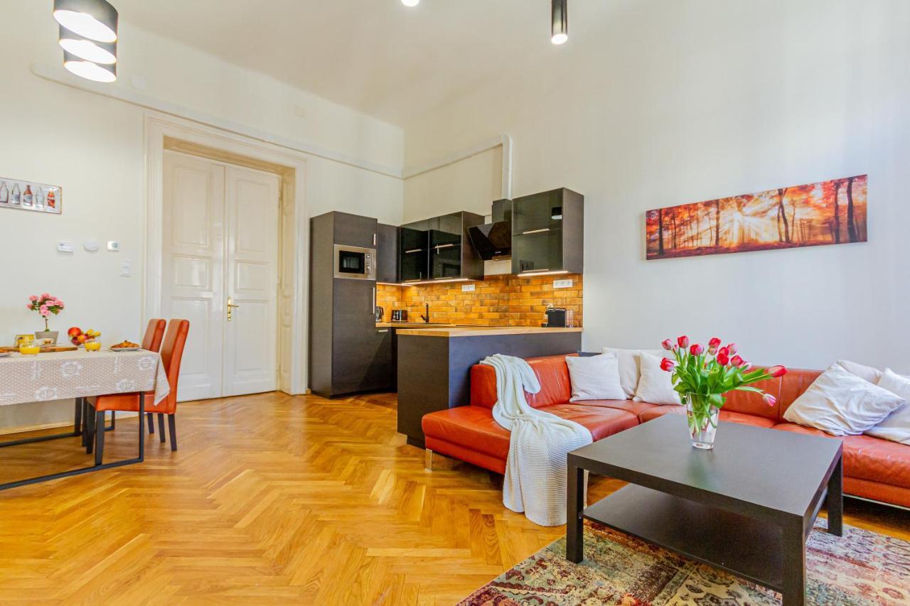 Supercentral Boutique Suite Budapest Bagian luar foto